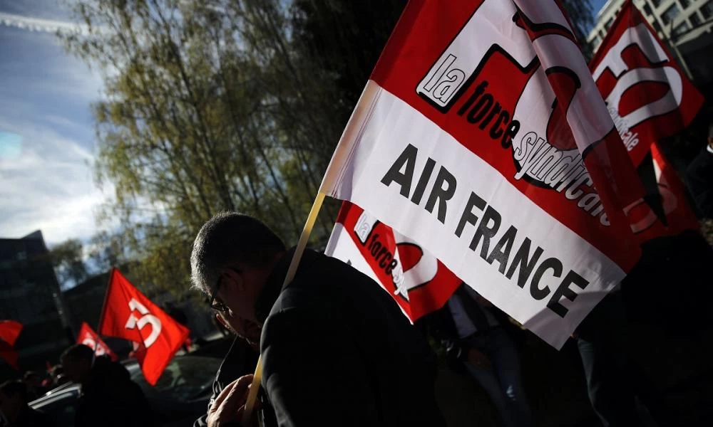 Εθελούσια έξοδο για 8.300 εργαζόμενους της Air France